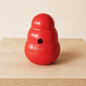 KONG Wobbler – Jouet distributeur de friandises